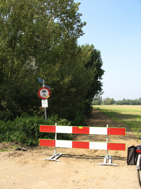 Verboden in te rijden ( Bundervoetpad).