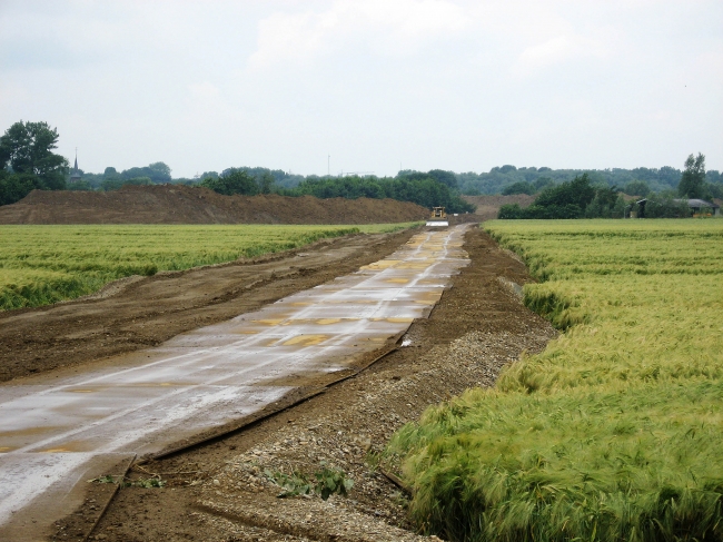 Gronddepot aan de zijde Op de Warrey, gezien vanaf Hartelstein.