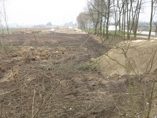 Ook hier worden nog steeds bomen gekapt zoals bijvoorbeeld voor de uitstulping aan de rechterkant. Niet helemaal duidelijk is wat hiervan de bedoeling is. Ook hier worden nog steeds bomen gekapt zoals bijvoorbeeld voor de uitstulping aan de rechterkant. Niet helemaal duidelijk is wat hiervan de bedoeling is.