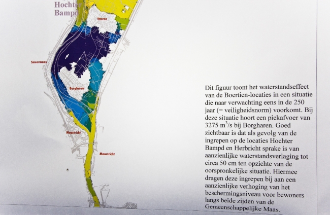 Wat betekenen deze ingrepen aan de Belgische Boertien-locaties nou voor ons. Voor de donkerblauw gekleurde gebieden, zeg maar de zuidkant van Itteren, nu al een waterstandsverlaging van 50-60 cm bij een waterafvoer van 3.275 m3/s. Het hoogste afvoer nivo in 1993/1995 was 3.300 m3/s. 