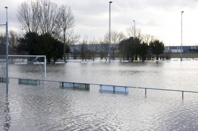 Het voetballen is vandaag maar afgelast, je kon toch geen bal meer zien. 