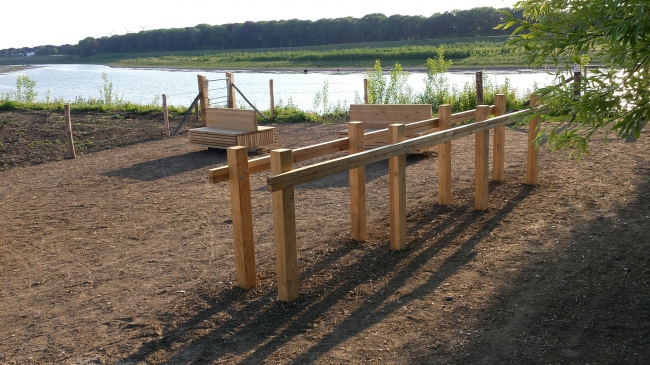 nieuwe meubilair dat uniform langs de hele Grensmaas wordt geplaatst.