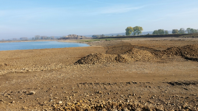 Weerdverlaging. Het talud loopt geleidelijk af van 40 meter nap naar 34.10 meter nap. Op het laagste niveau zal echter water staan. Weerdverlaging. Het talud loopt geleidelijk af van 40 meter nap naar 34.10 meter nap. Op het laagste niveau zal echter water staan.