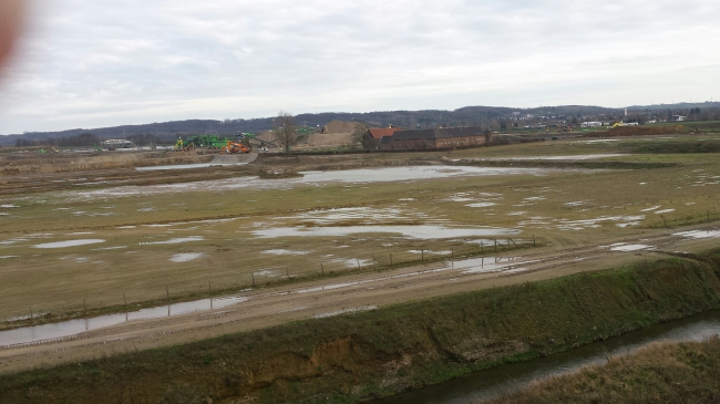De werkzaamheden aan de stroomgeulverbreding zijn afgerond. Consortium concentreert zich nu op de directe omgeving rond Hartelstein. Hier is sprake van een dekgrondberging.
