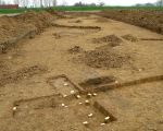 Archeologische opgravingen ten noorden van hoeve Hartelstein. Uit deze opgravingen is gebleken dat het gebied al zo\'n 7000 jaar geleden werd bewoond. Er zijn grafheuvels met as en beenderresten gevonden uit de periode 600-200 voor christus. (4-4-2008 - Jan Dolmans)