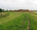 Gronddepot ter hoogte van Op de Warrey, gezien vanaf de kade. (14-6-2008 - Han Hamakers)