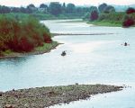 Zicht op de grensmaas vanaf Overslag in Lanaken. (8-7-2005 - Jan Dolmans)