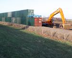 Zeecontainers als geluidswal. (20-1-2009 - Jan Dolmans)