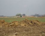 Op de achtergrond de Merwede 28, de grindverwerkingsinstallatie. (7-3-2009 - Han Hamakers)