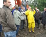 Herman Gielen geeft toelichting op de uitvoering van de plannen. (15-5-2009 - Jan Dolmans)