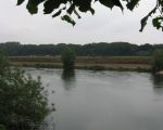 Weerdverlaging ten zuiden van de Hochterbampd. De grond wordt gebruikt ter verbreding van de winterdijk. (7-6-2009 - Han Hamakers)