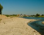 Stroomgeul, ontstaan door aanleg van grindeiland in de Maas ter hoogte van Herbricht. (6-9-2010 - Mathy Peters )