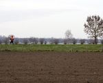 Dijk bewaking door de mannen van Roer en Overmaas.  (9-1-2011 - Jan Dolmans)