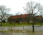 Hoeve Wiegershof ligt redelijk hoog.  (8-1-2011 - Mathy Peters )