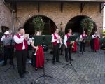 De feesteljke opening werd muzikaal opgeluisterd door de Blaaskapel ' De Flippers '.  (24-9-2011 - Jan Dolmans)