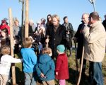 Veel kinderen waren vandaag van de partij en ze wilden maar al te graag meehelpen. (14-11-2012 - Jan Dolmans)