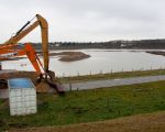 De waterstand van de Maas is meer dan 40m boven NAP en alle werkzaamheden in de uiterwaarden van de Maas liggen stil. Er zit niks anders op dan te wachten totdat de Maas weer zakt.  (17-12-2012 - Jan Dolmans)