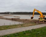 Laatste foto van 2012. De waterstand van de Maas lag rond de 41m boven NAP en bij zulke waterhoogten ligt het werk in de uiterwaarden van de Maas stil.  (31-12-2012 - Jan Dolmans)