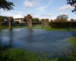Nu eens niet tengevolge van een overstroomde Maas, het waren slechts bevers die met hun waterbouwkundige werken stroomafwaarts zorgen voor een verhoogde waterstand in de Oude Kanjel.  (28-10-2013 - Jan Dolmans)