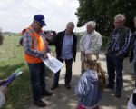 Rondleiding te Borgharen in het nieuwe natuurgebied.  (6-6-2015 - Jan Dolmans)