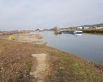 Aanleg passeervak Itteren Zuid. In juni / juli moet het werk klaar zijn. Daarna wordt de geluidswal ter hoogte van Voulwames gebruikt voor het aanvullen van de voormalige haven. De damwandplanken van de haven worden verwijderd. (18-2-2018 - Han Hamakers)